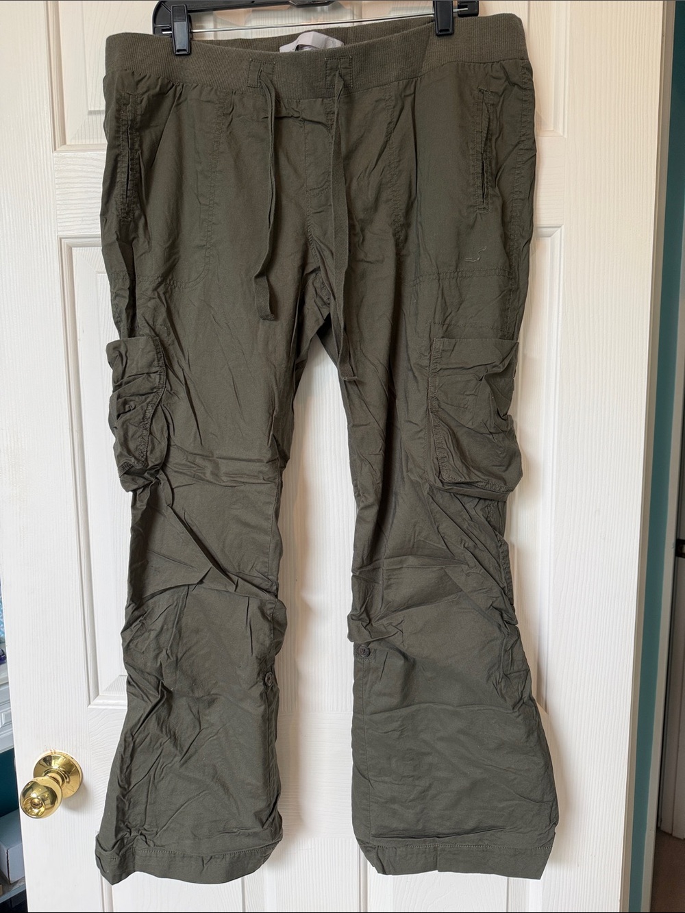 Old Navy Convertible Cargo Pants in Olive
